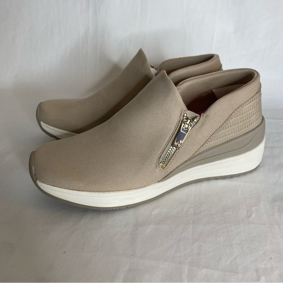 Ryka Guinevere Camel Brown Women's Ankle Boots Size 8W - Picture 8 of 8